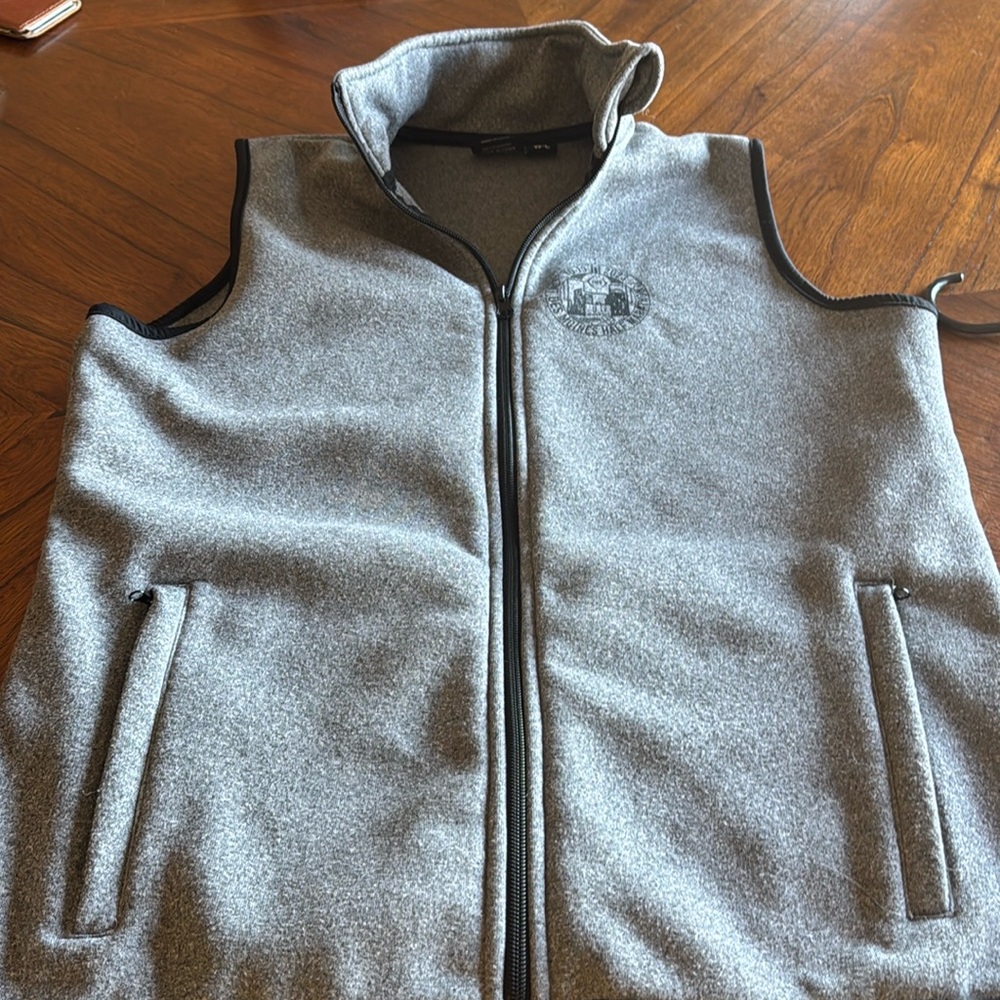 Des Moines half marathon vest